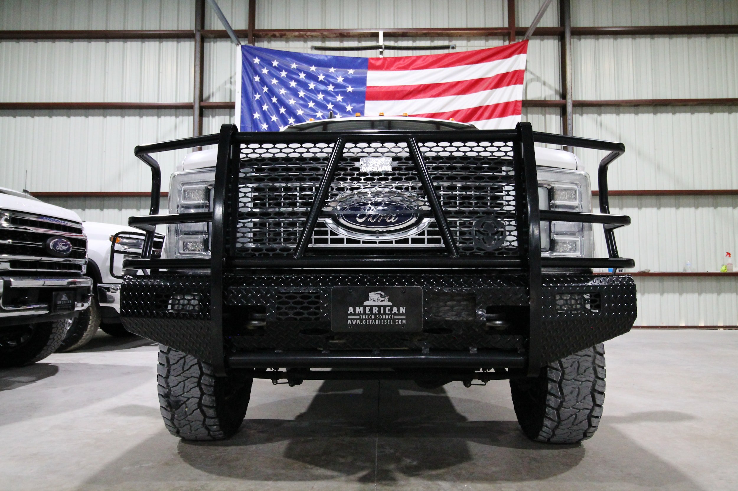 Used 2019 Ford F350 Platinum w/ Platinum Ultimate Package AWD/4WD image 2