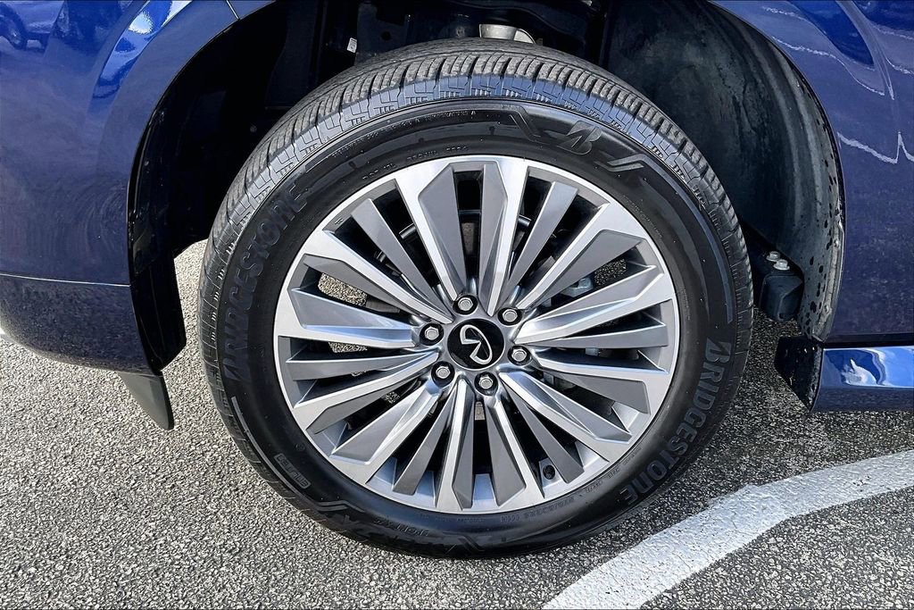 Certified 2025 INFINITI QX80 Sensory image 13