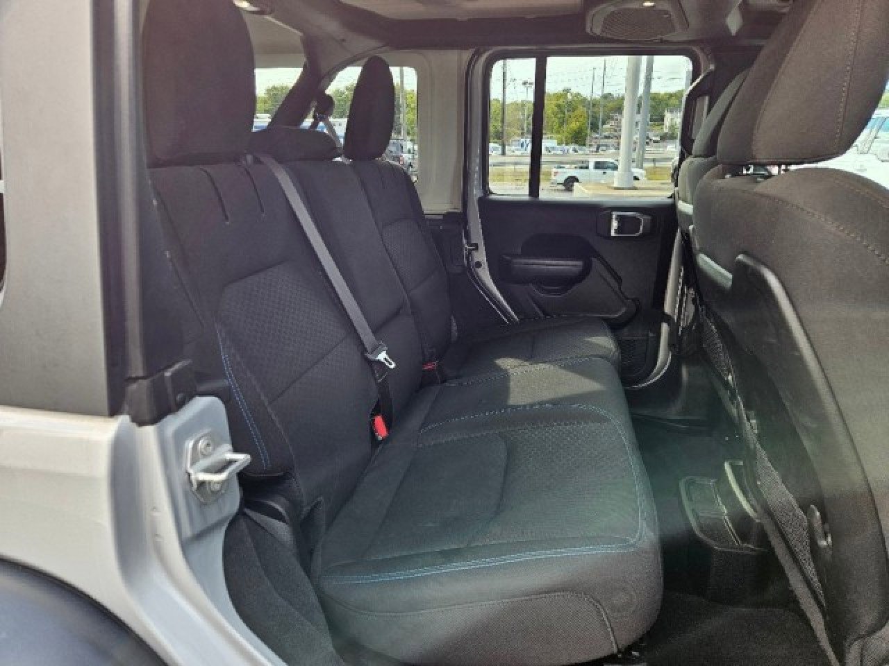 Used 2024 Jeep Wrangler Unlimited Rubicon 4xe image 12
