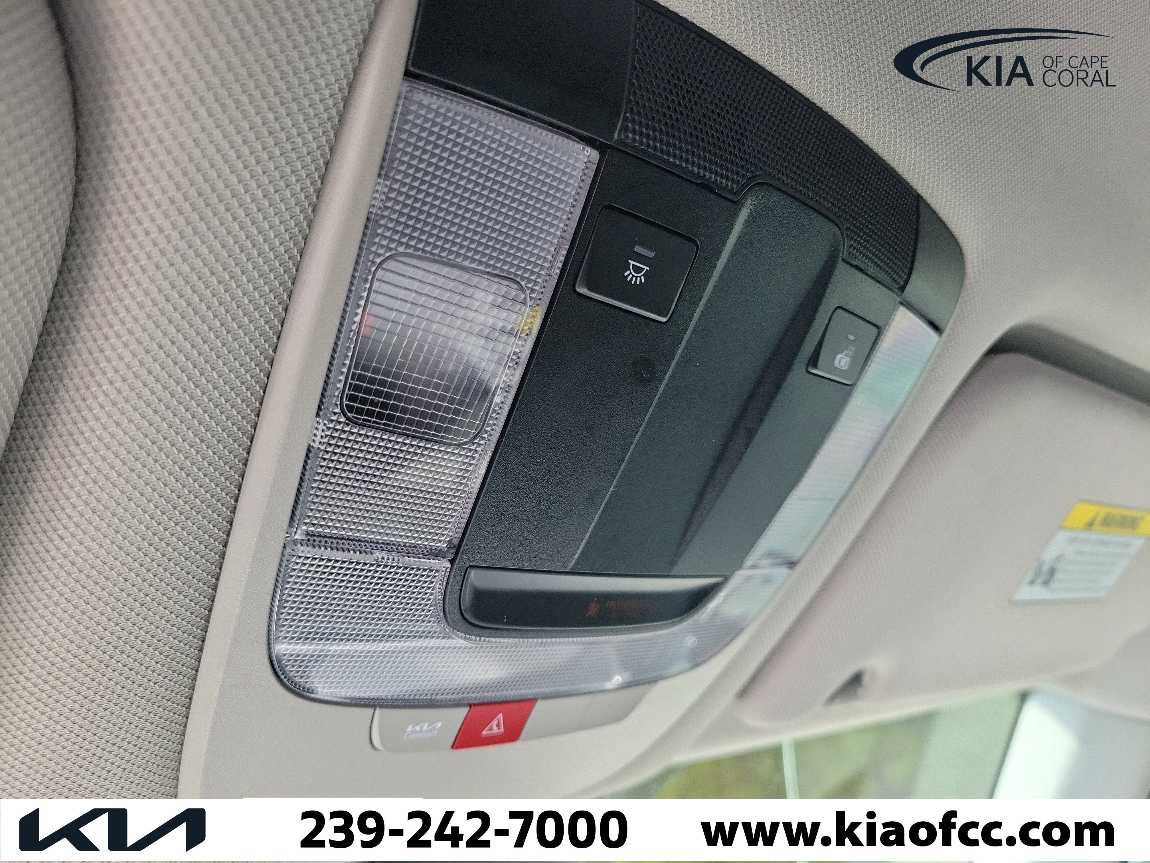 Certified 2025 Kia Sorento LX FWD image 28