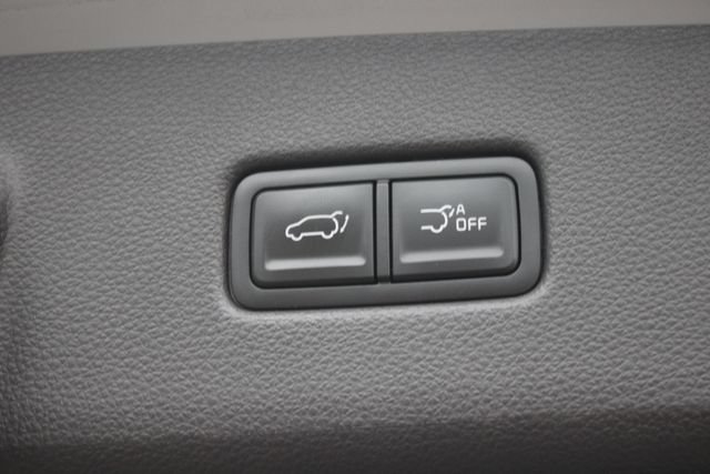 Used 2024 Kia Carnival EX FWD image 27
