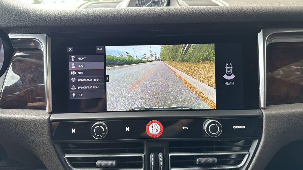 Certified 2025 Porsche Macan S image 11