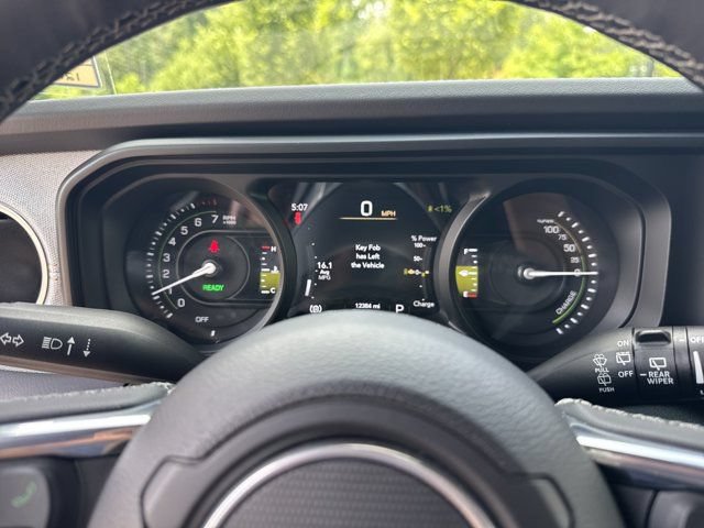Certified 2025 Jeep Wrangler Unlimited Sahara w/ Safety Group AWD/4WD image 23