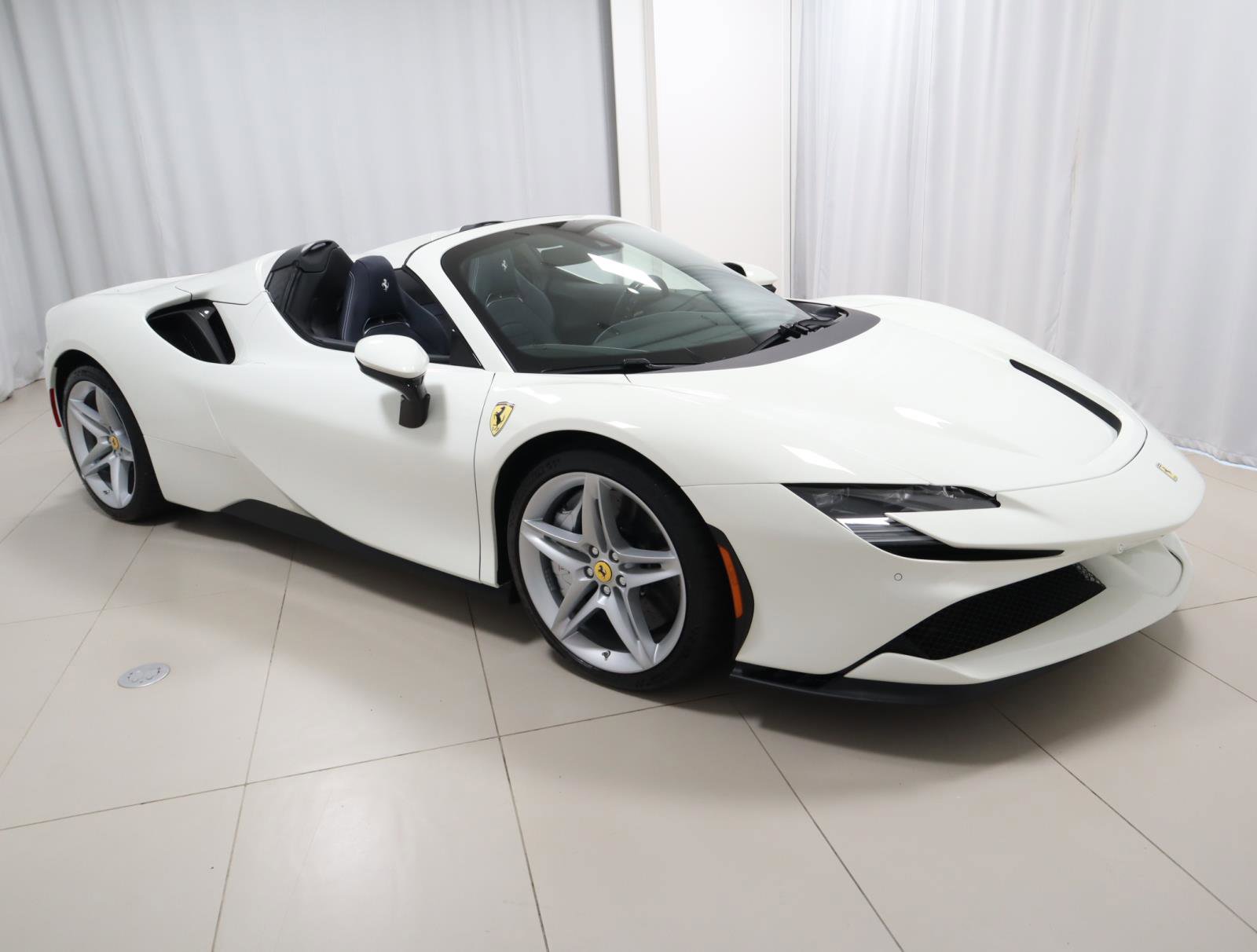 Certified 2025 Ferrari SF90 Spider AWD/4WD image 6