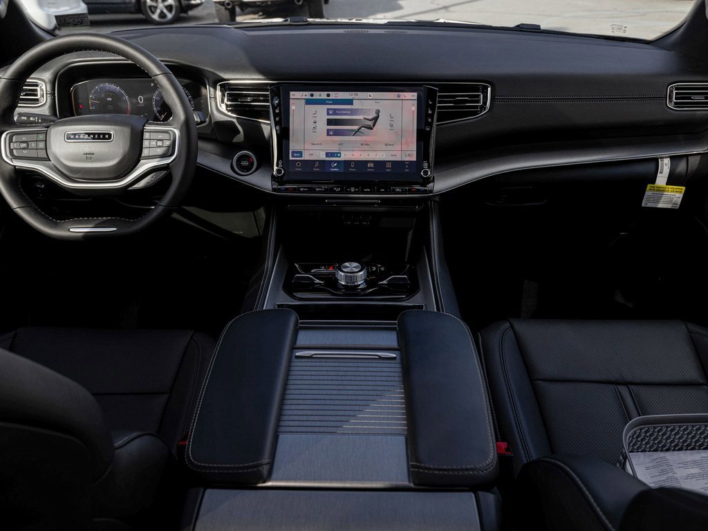 New 2025 Jeep Wagoneer Series III image 32