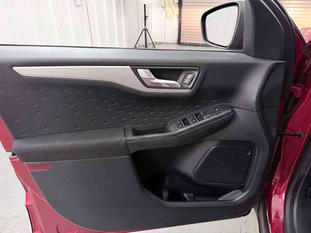 Used 2020 Ford Escape SE FWD image 12