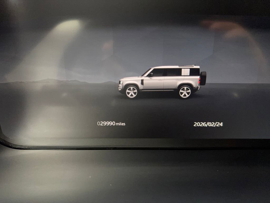 Used 2025 Land Rover Defender 110 S image 58