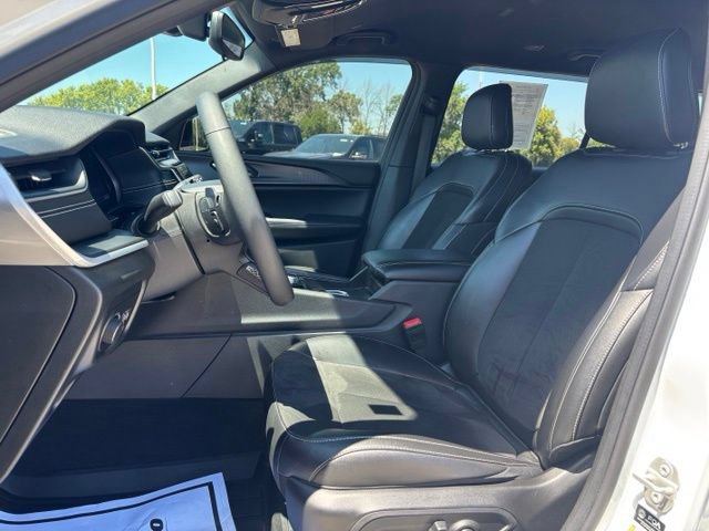 Used 2024 Jeep Grand Cherokee L Laredo AWD/4WD image 15
