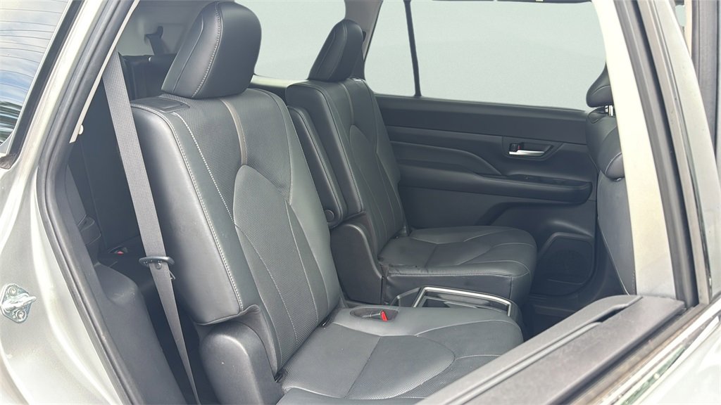 Used 2024 Toyota Grand Highlander XLE image 19