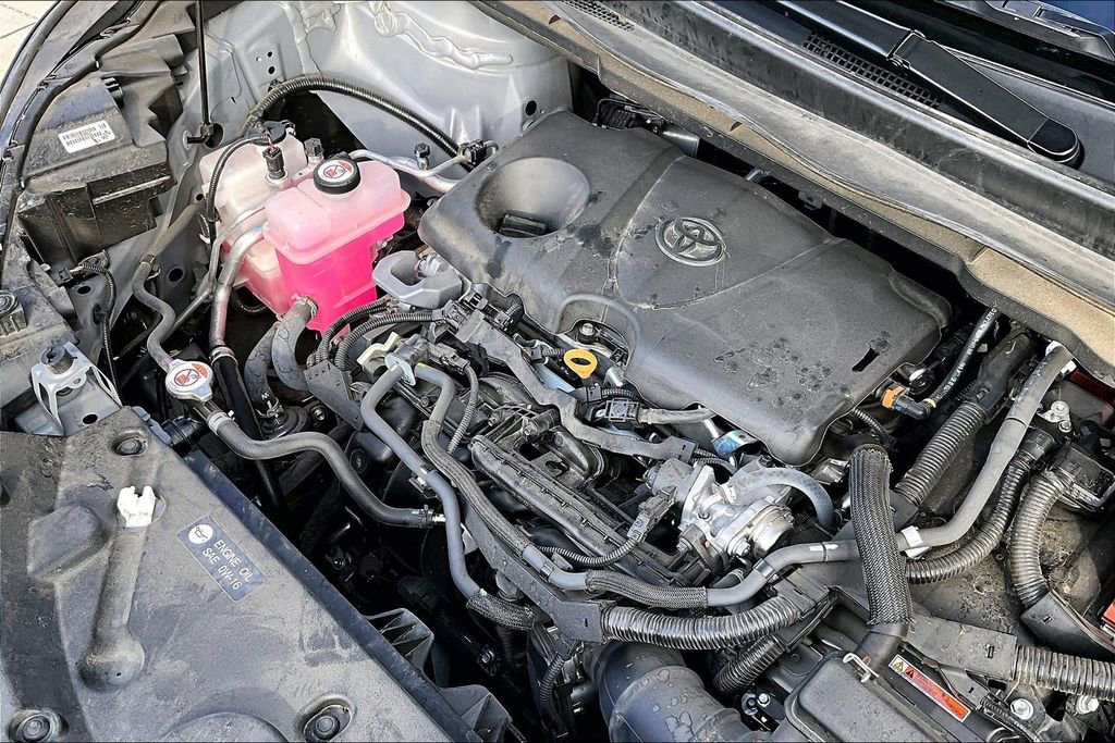 Used 2024 Toyota Sienna XLE Woodland Edition image 40