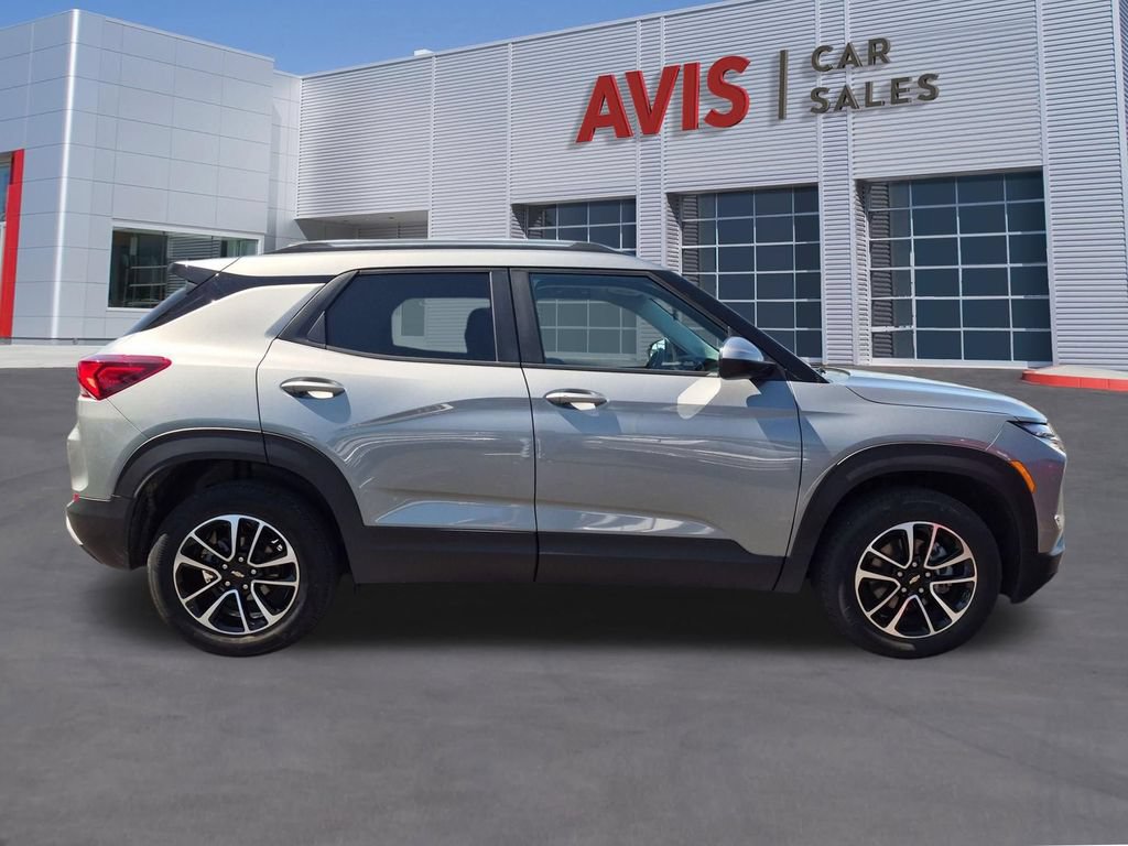 Used 2025 Chevrolet TrailBlazer LT AWD/4WD image 5