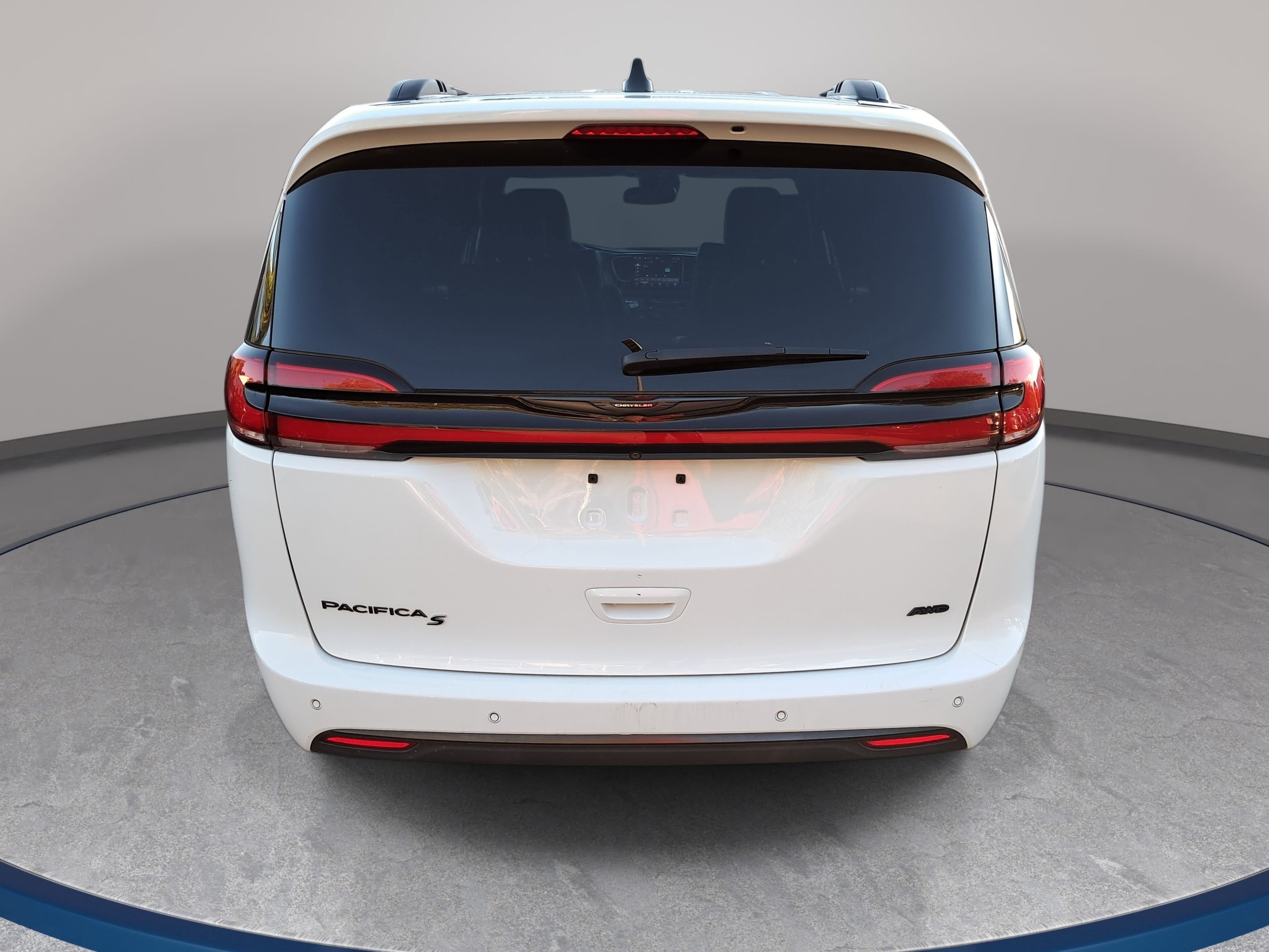 Used 2023 Chrysler Pacifica Touring-L w/ S Appearance Package AWD/4WD image 6