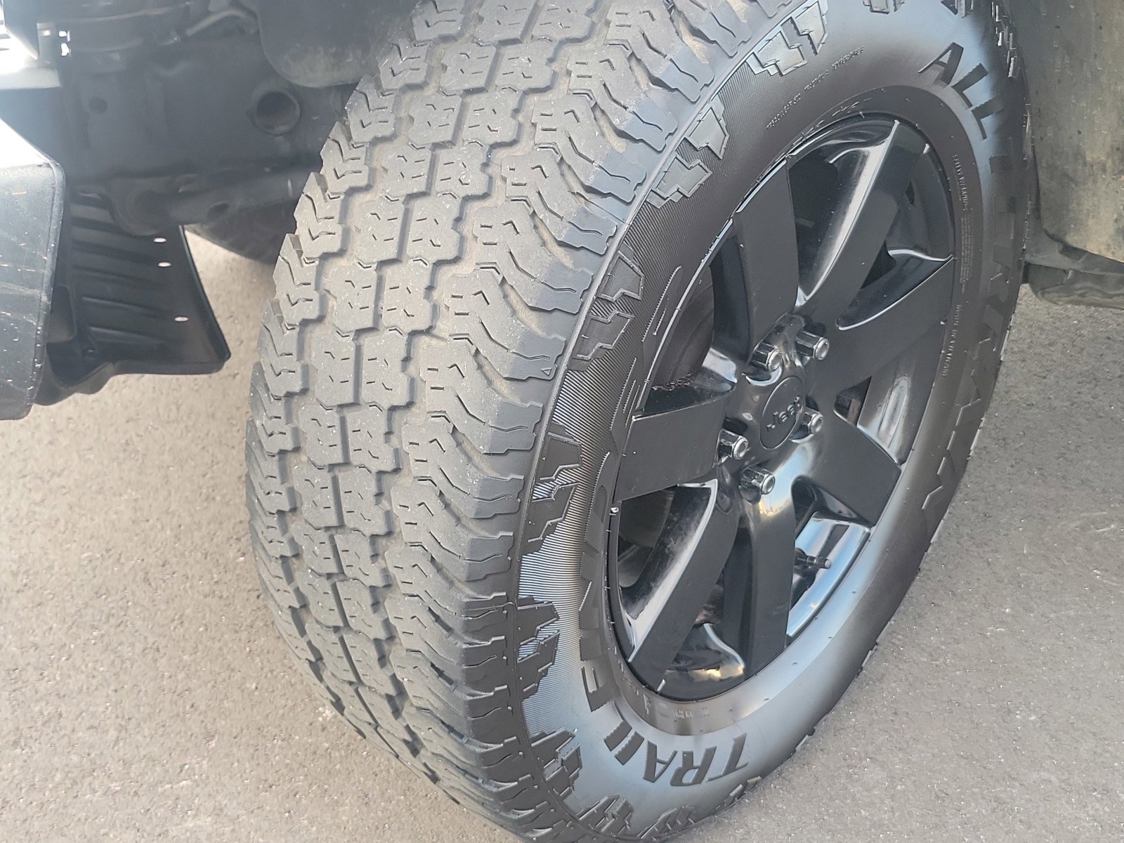 Used 2009 Jeep Wrangler Unlimited Sahara w/ Dual Top Group image 11