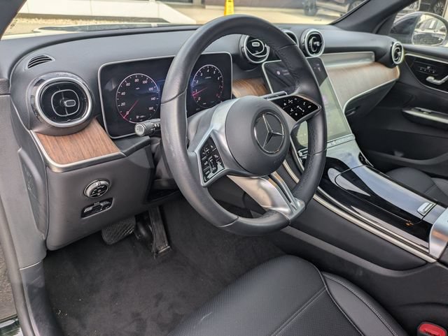 Used 2025 Mercedes-Benz GLC 300 4MATIC image 12