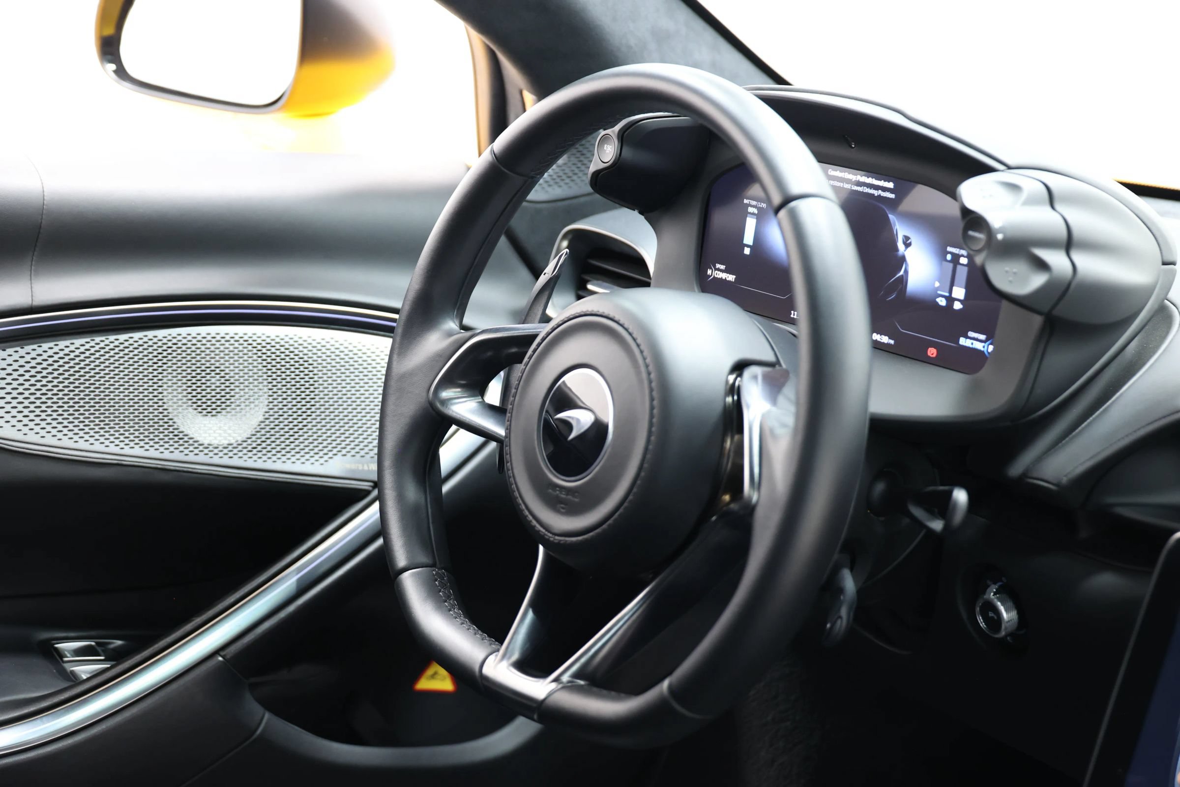 Used 2023 McLaren Artura RWD image 75