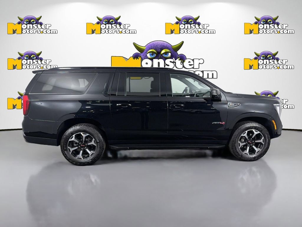 Used 2025 GMC Yukon XL AT4 image 4