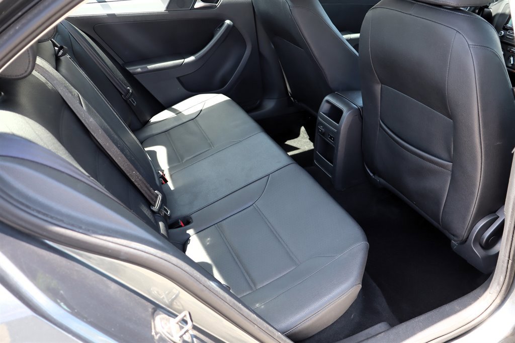 Used 2012 Volkswagen Jetta TDI FWD image 19