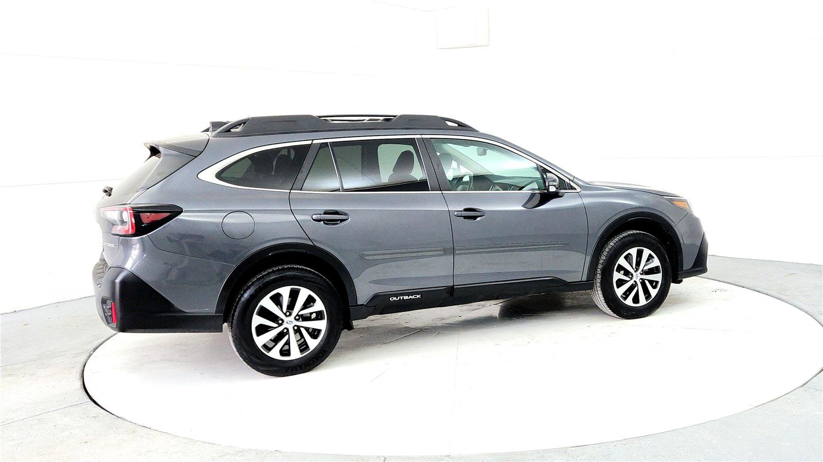Used 2021 Subaru Outback Premium image 6
