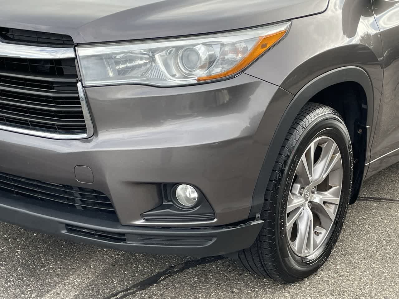 Used 2015 Toyota Highlander XLE AWD/4WD image 36