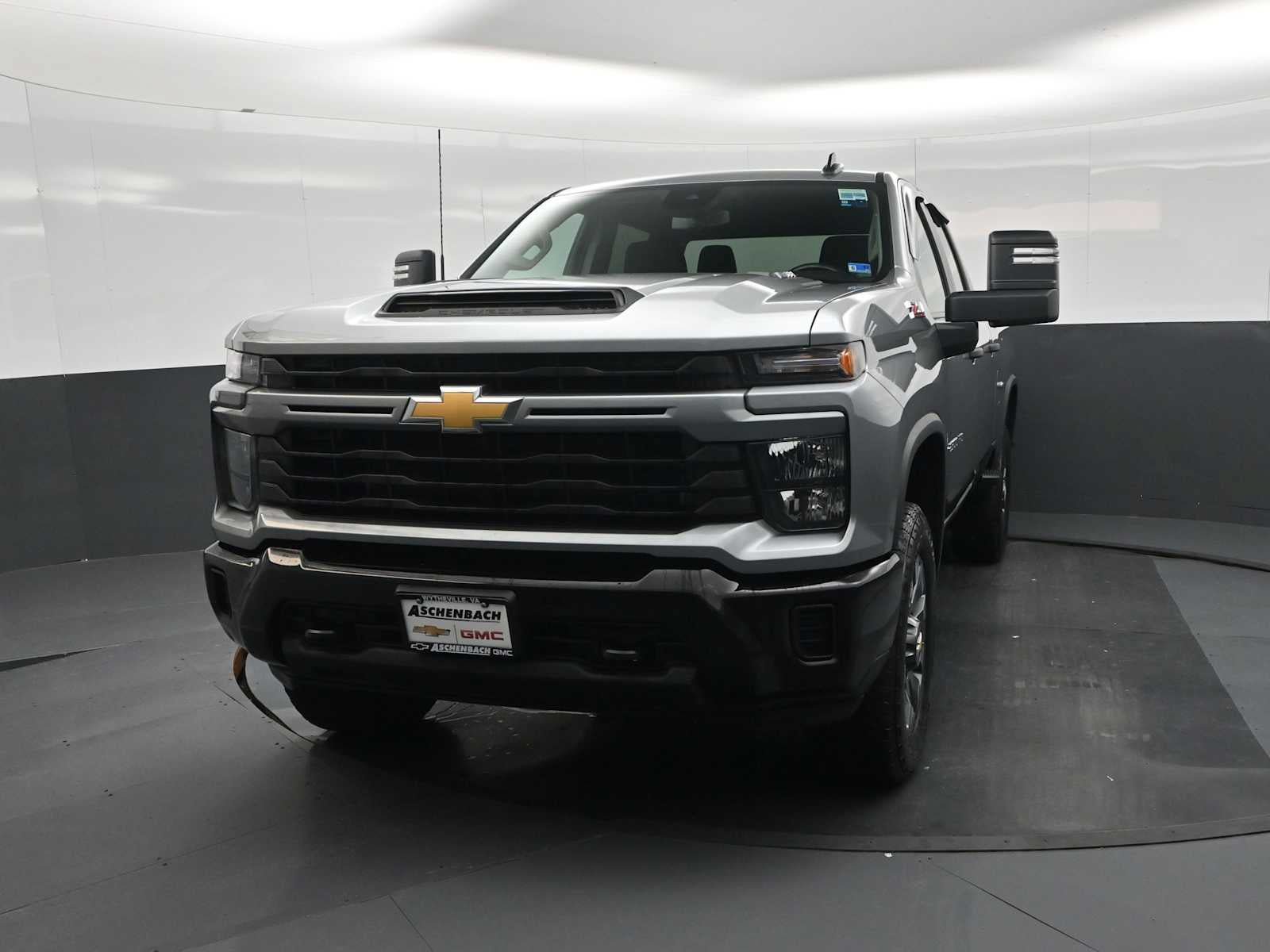 Used 2025 Chevrolet Silverado 2500 Custom AWD/4WD image 5