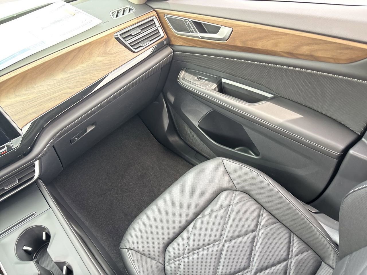 New 2026 Volkswagen Atlas SE image 12