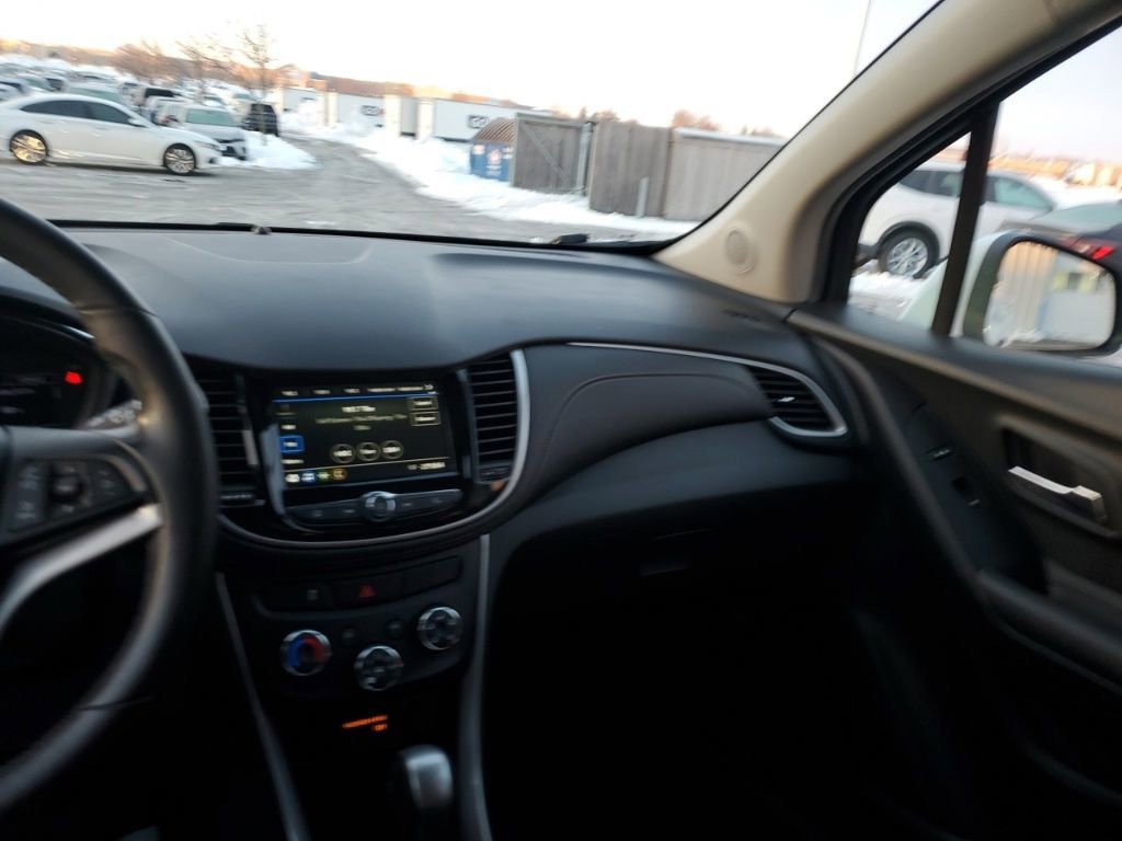 Used 2019 Chevrolet Trax LT w/ LT Convenience Package image 27