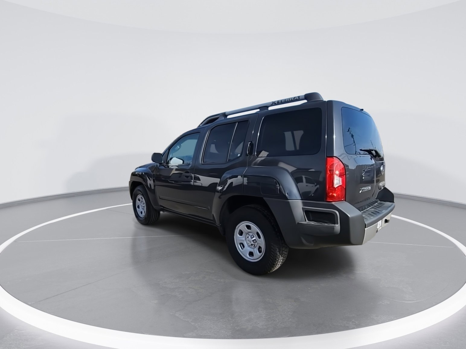Used 2013 Nissan Xterra X image 4