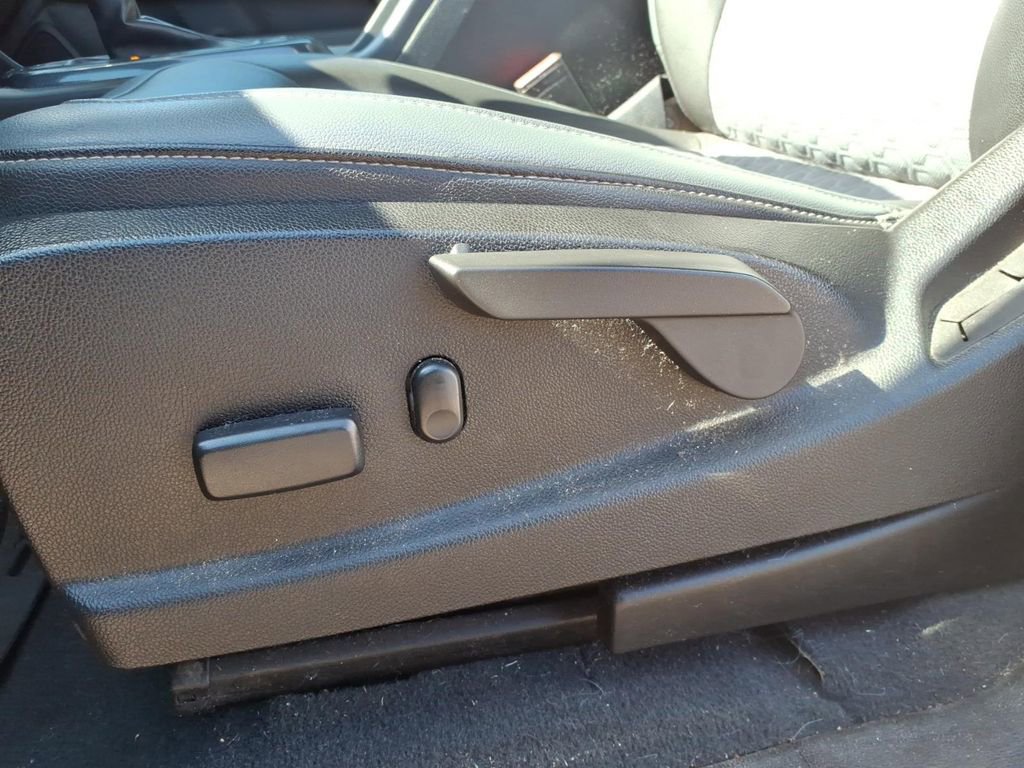 Used 2019 Chevrolet Colorado Z71 image 23