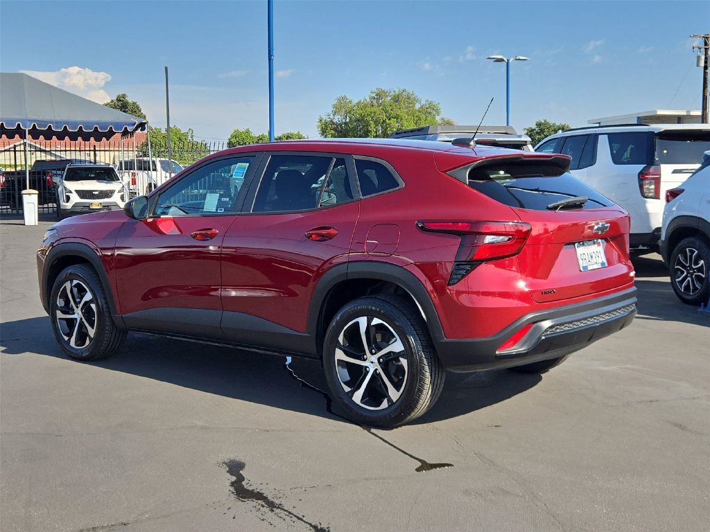 Used 2024 Chevrolet Trax RS w/ Driver Confidence Package FWD image 29