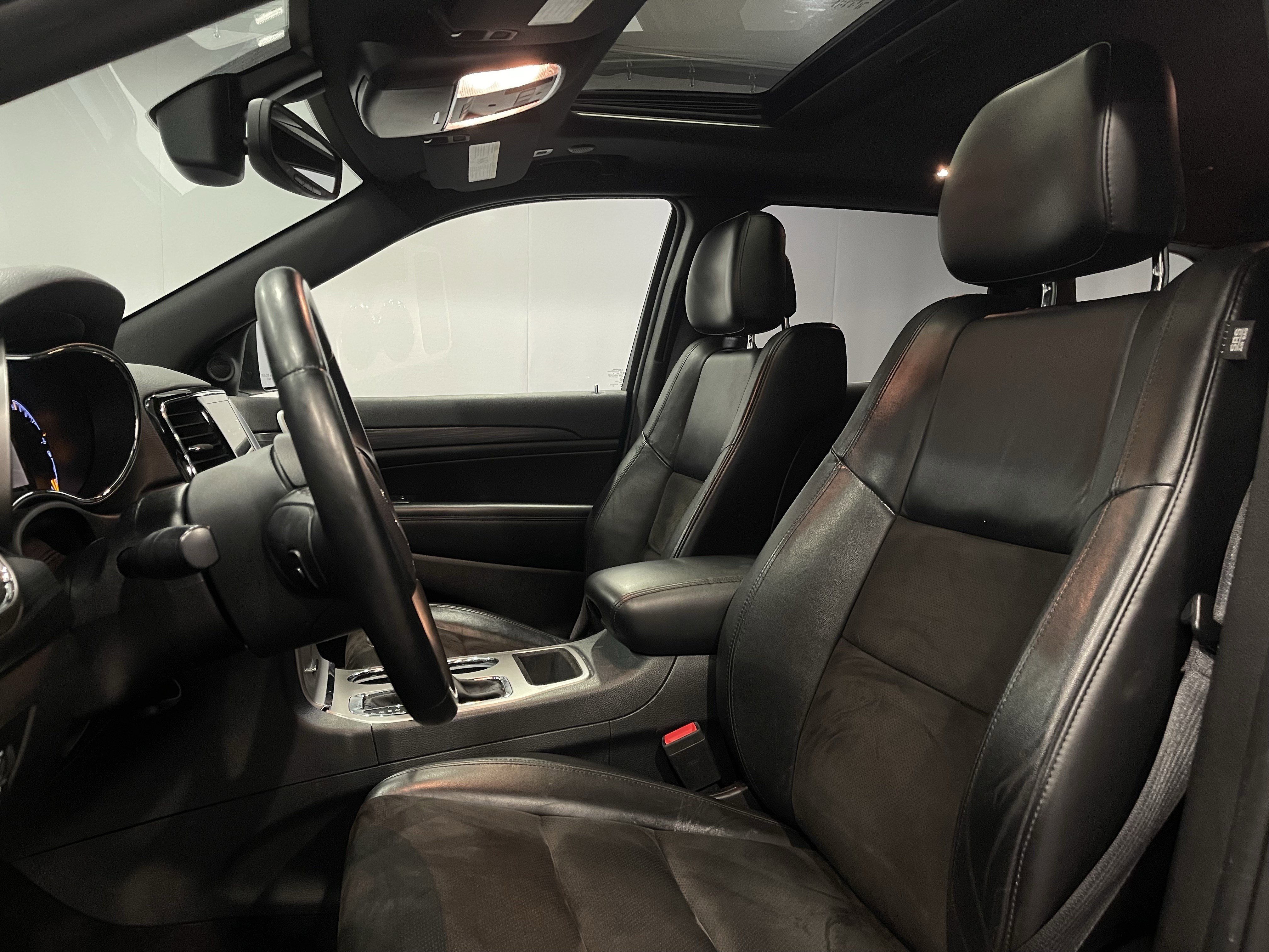 Used 2019 Jeep Grand Cherokee Altitude image 15