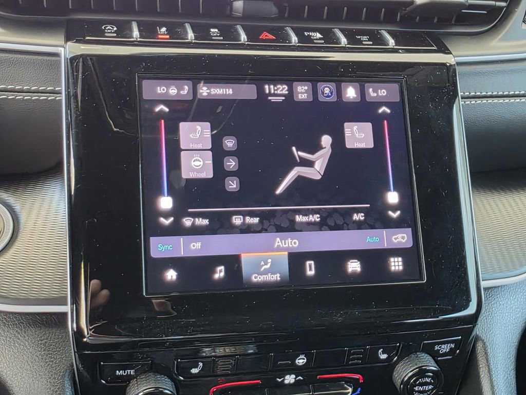 Used 2025 Jeep Grand Cherokee Altitude image 17