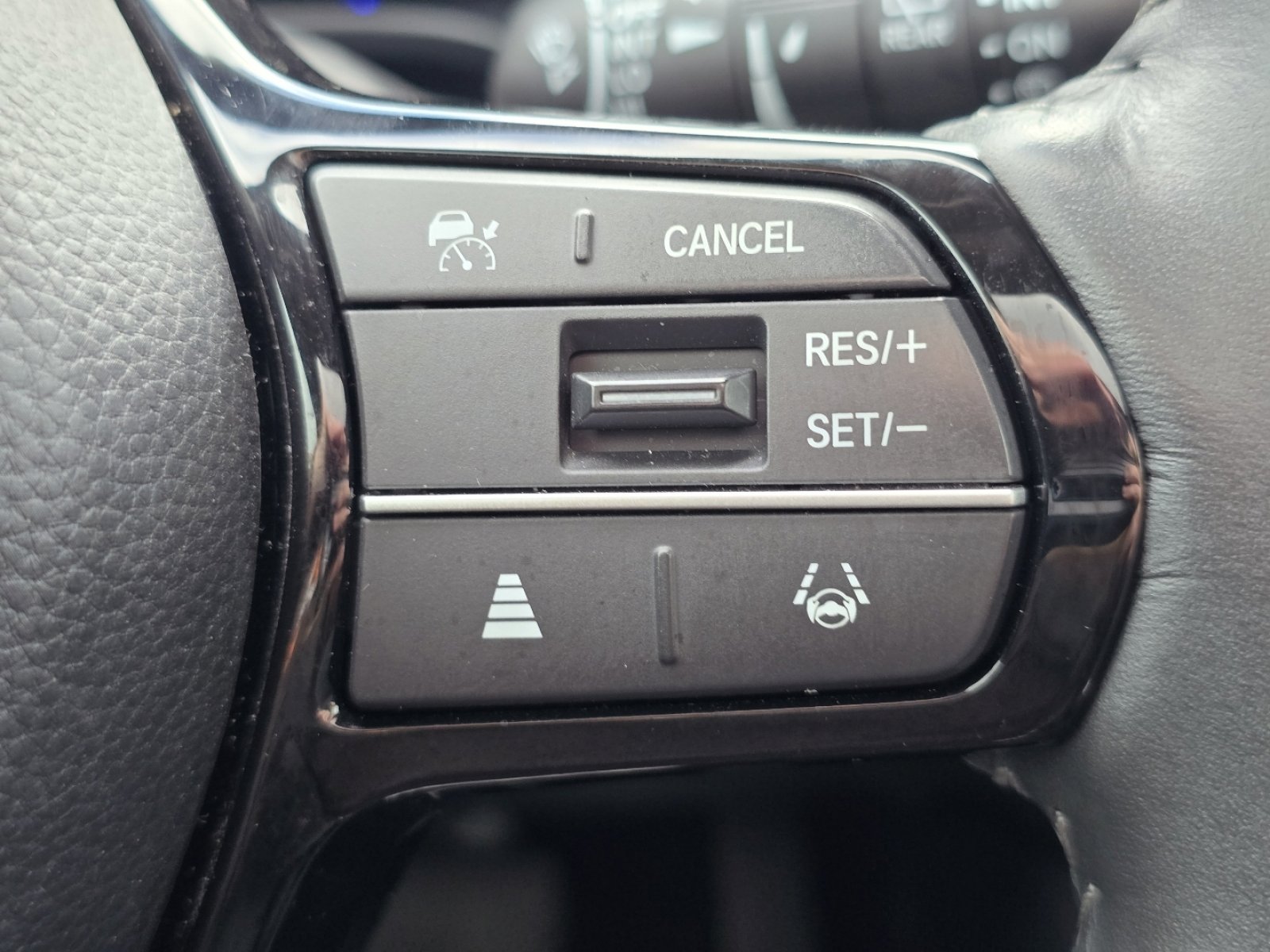 Certified 2024 Honda HR-V EX-L image 32