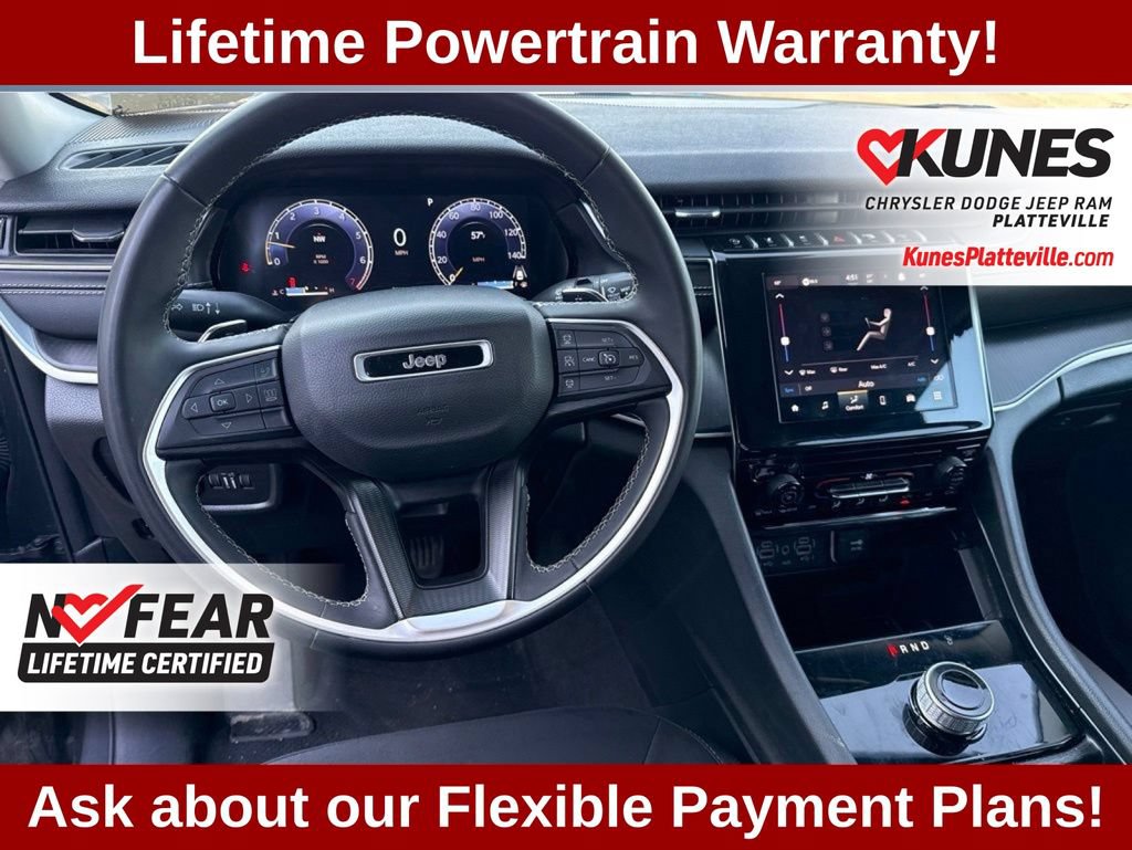 Used 2023 Jeep Grand Cherokee Laredo AWD/4WD image 12
