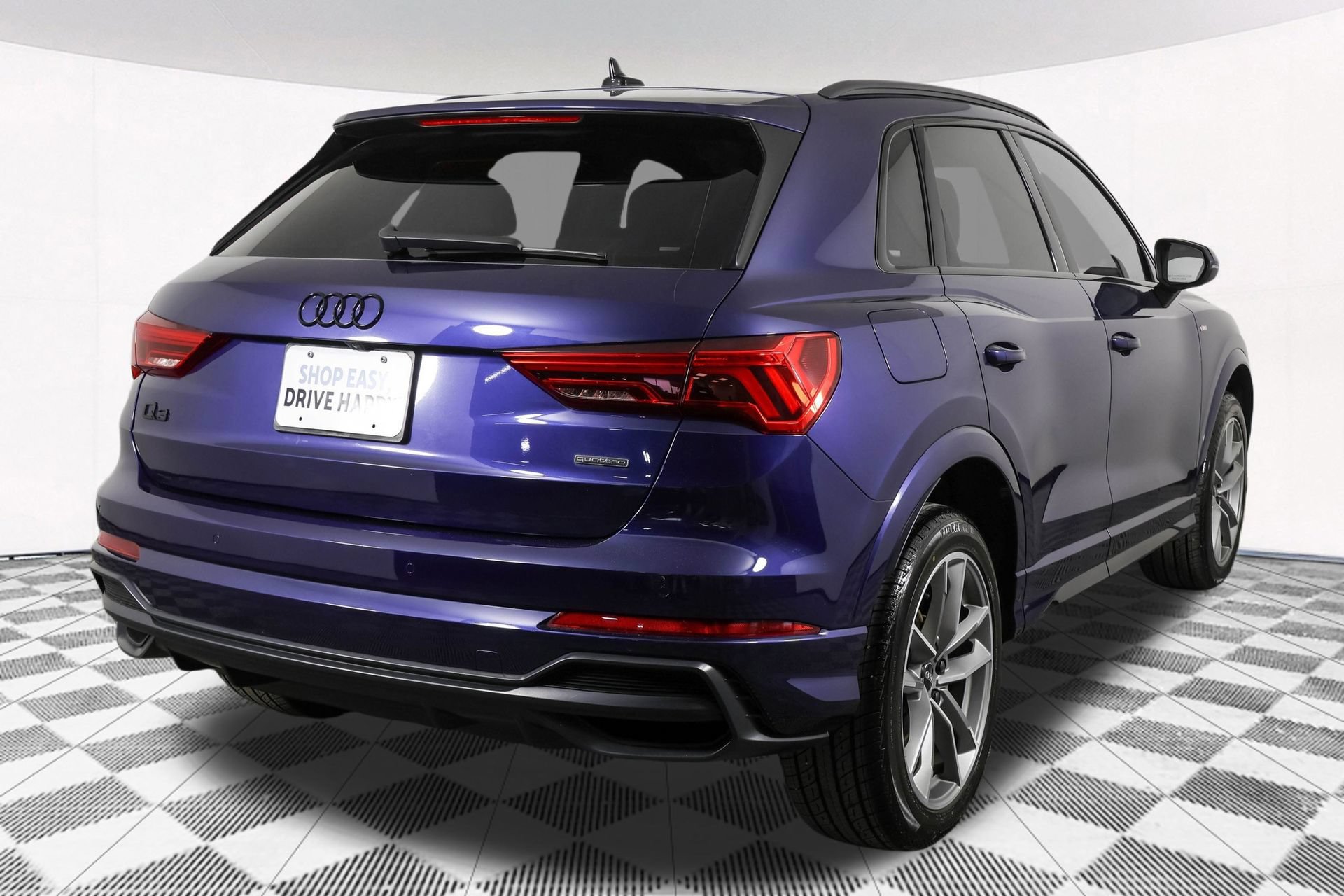 Used 2022 Audi Q3 2.0T Premium w/ Black Optic Sport Package AWD/4WD image 17