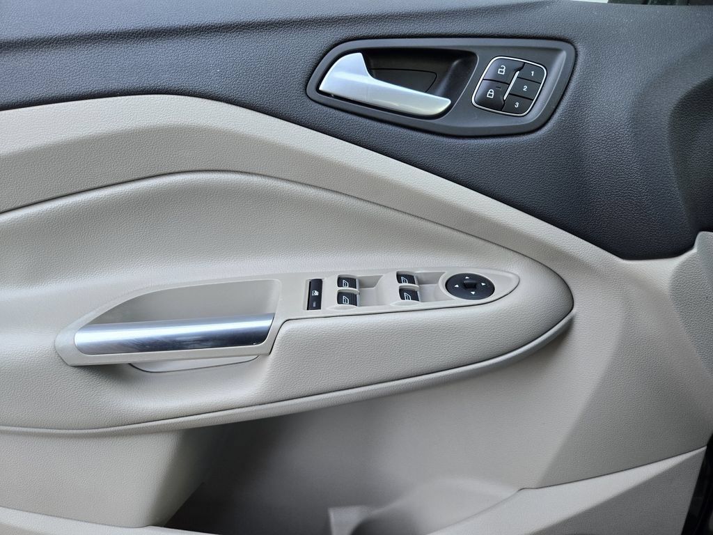 Used 2019 Ford Escape Titanium FWD image 18