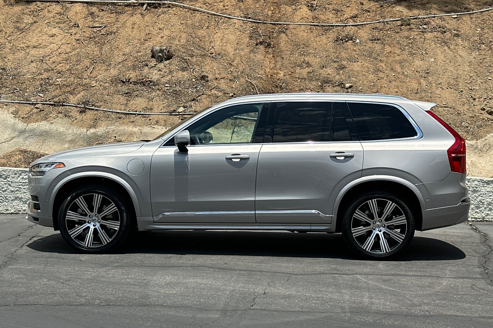 Certified 2024 Volvo XC90 T8 Ultimate w/ Lounge Package AWD/4WD image 8