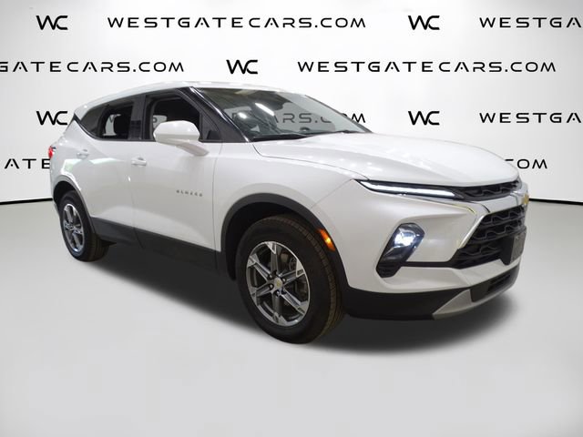 Used 2023 Chevrolet Blazer LT image 2