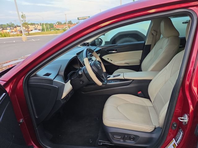 Used 2019 Toyota Avalon Limited FWD image 12
