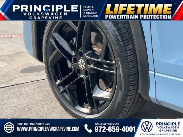 Used 2025 Volkswagen Tiguan SE R-Line AWD/4WD image 6