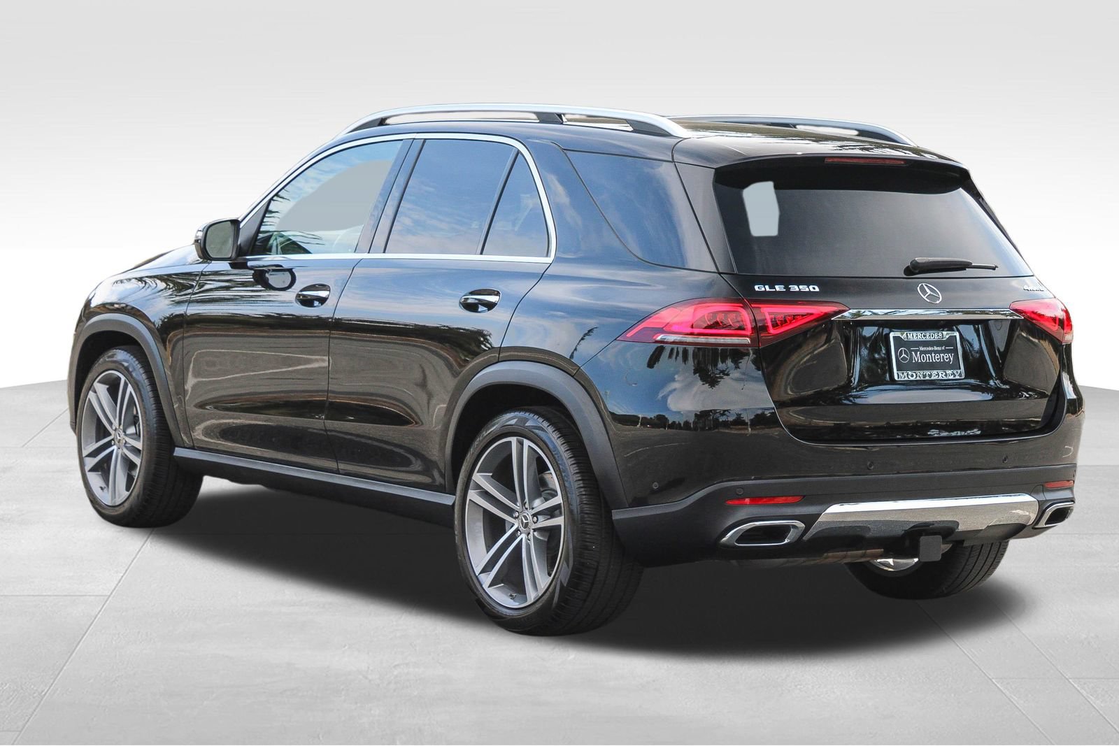 Certified 2021 Mercedes-Benz GLE 350 4MATIC w/ Premium Package image 8
