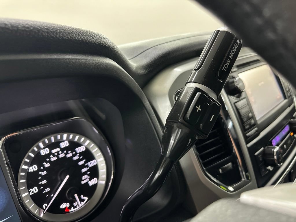 Used 2017 Nissan Titan SV RWD image 45