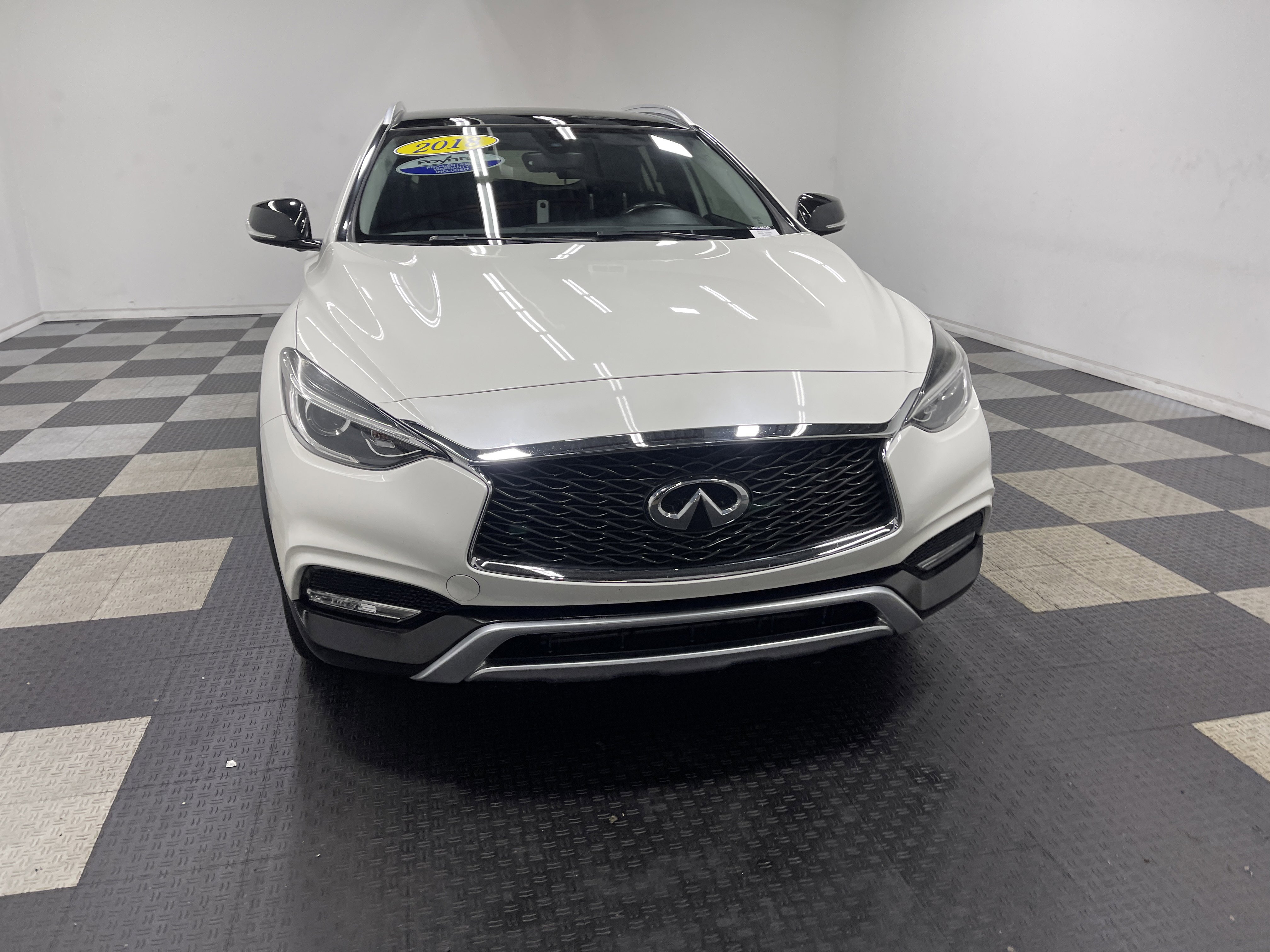 Used 2018 INFINITI QX30 Premium w/ Cargo Package image 7