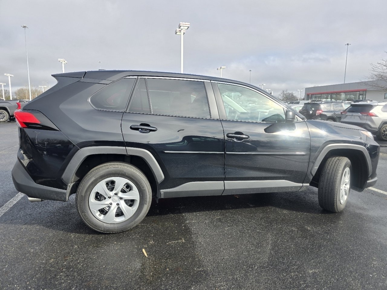Used 2023 Toyota RAV4 LE image 8