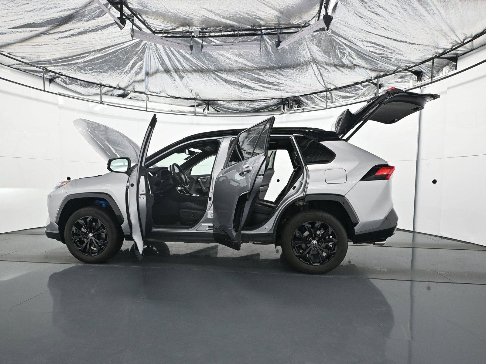 Used 2024 Toyota RAV4 XSE w/ Advanced Technology Package AWD/4WD image 39