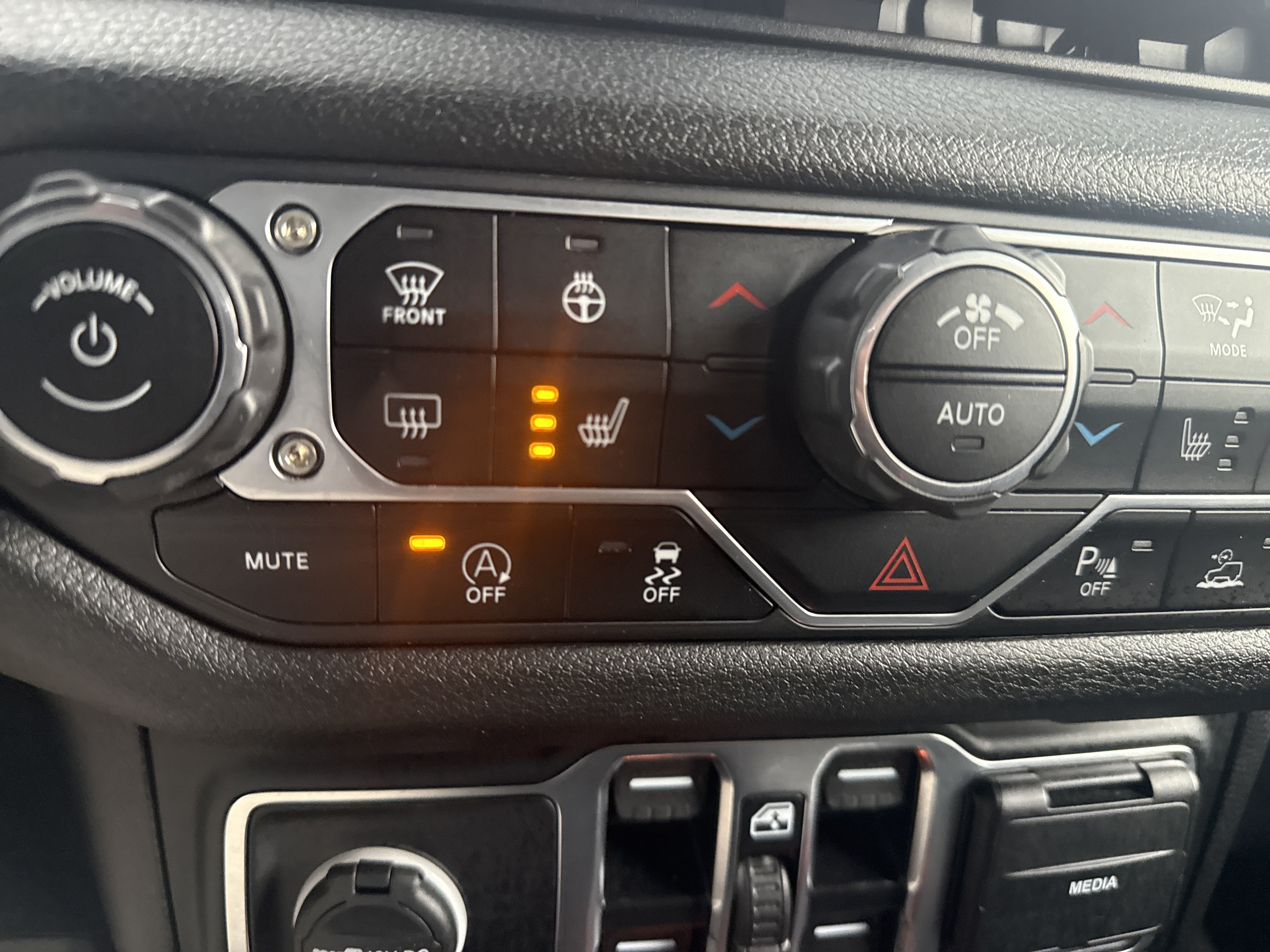 Used 2024 Jeep Gladiator Sport AWD/4WD image 28