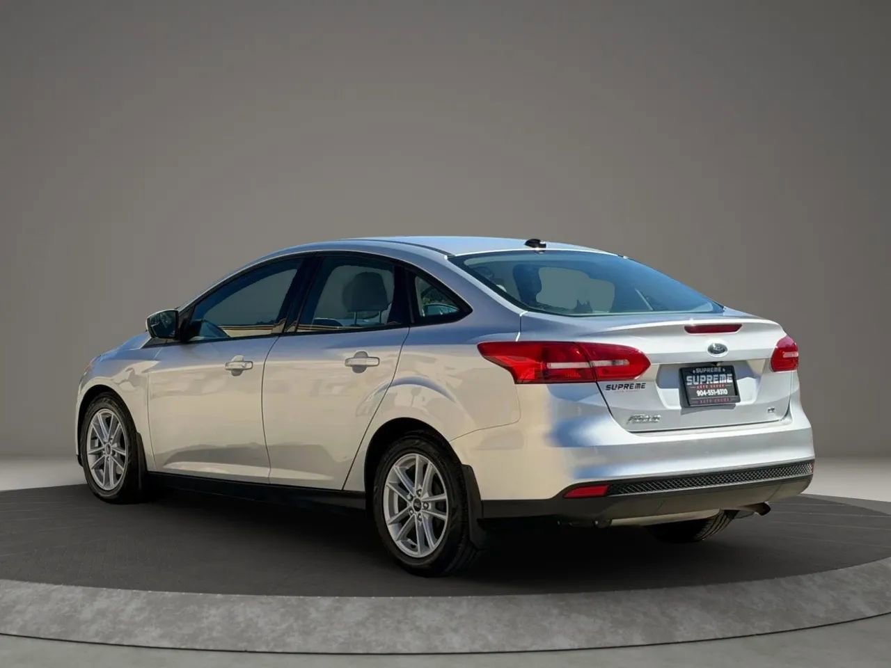 Used 2018 Ford Focus SE FWD image 5