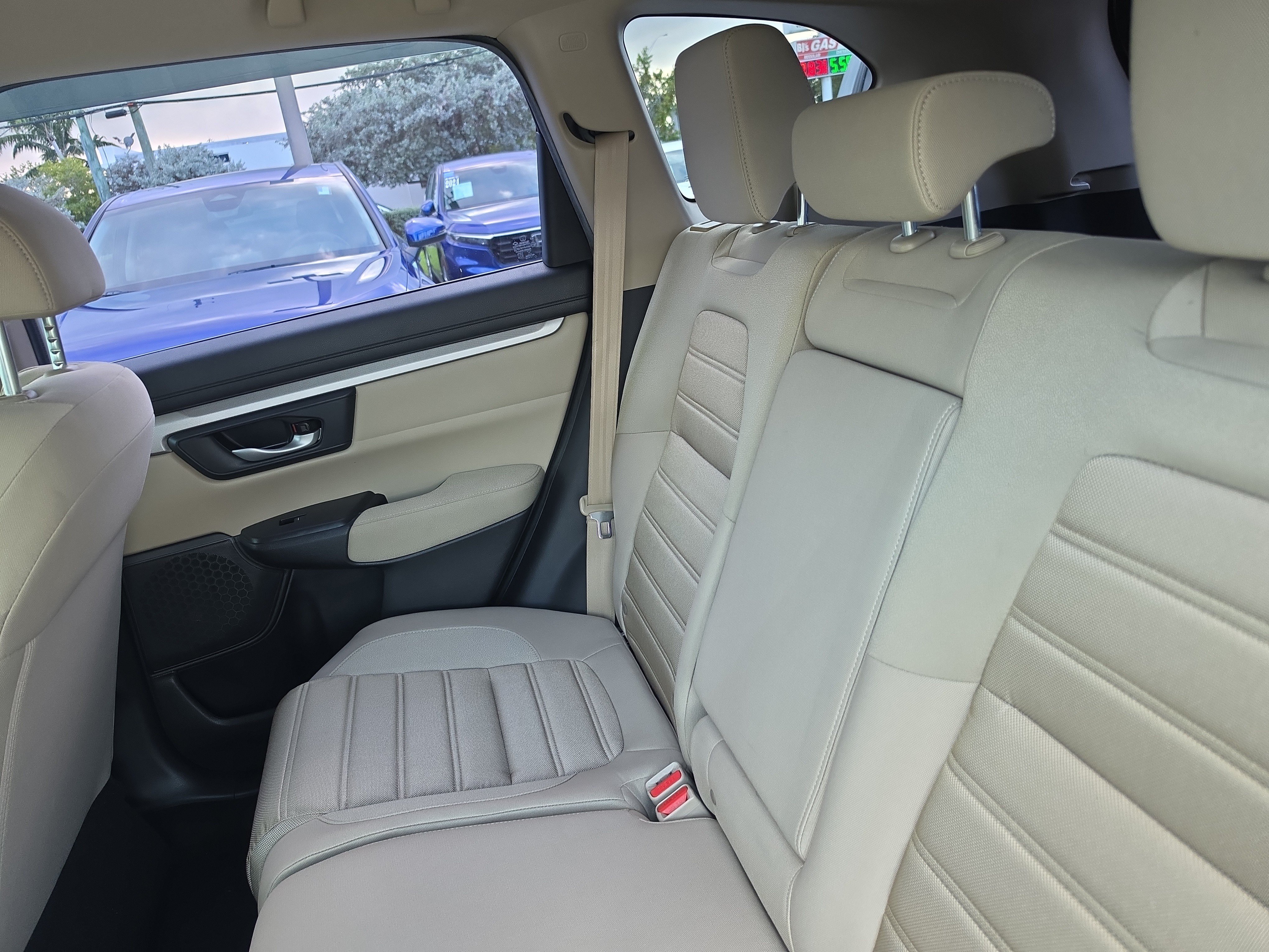 Used 2019 Honda CR-V LX image 12
