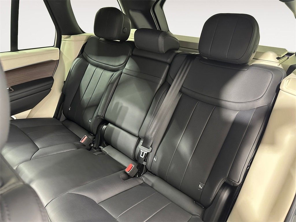 Used 2023 Land Rover Range Rover SE image 13