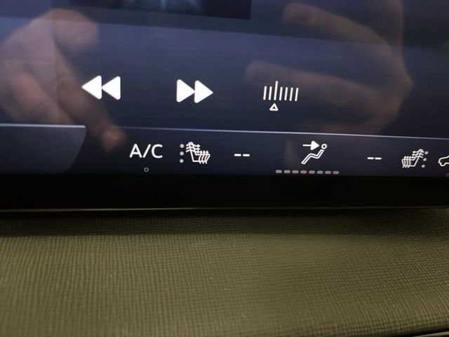 Used 2025 Buick Enclave Preferred image 23