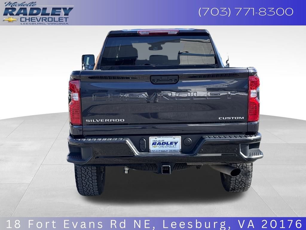 Used 2024 Chevrolet Silverado 2500 Custom w/ Custom Value Package image 4